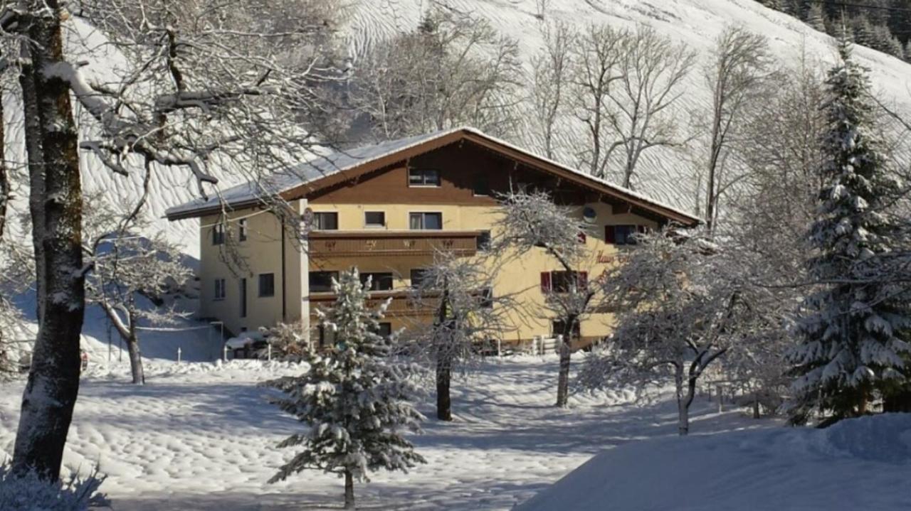 Pension & Ferienwohnungen Haus Edelweiss Holzgau Dış mekan fotoğraf