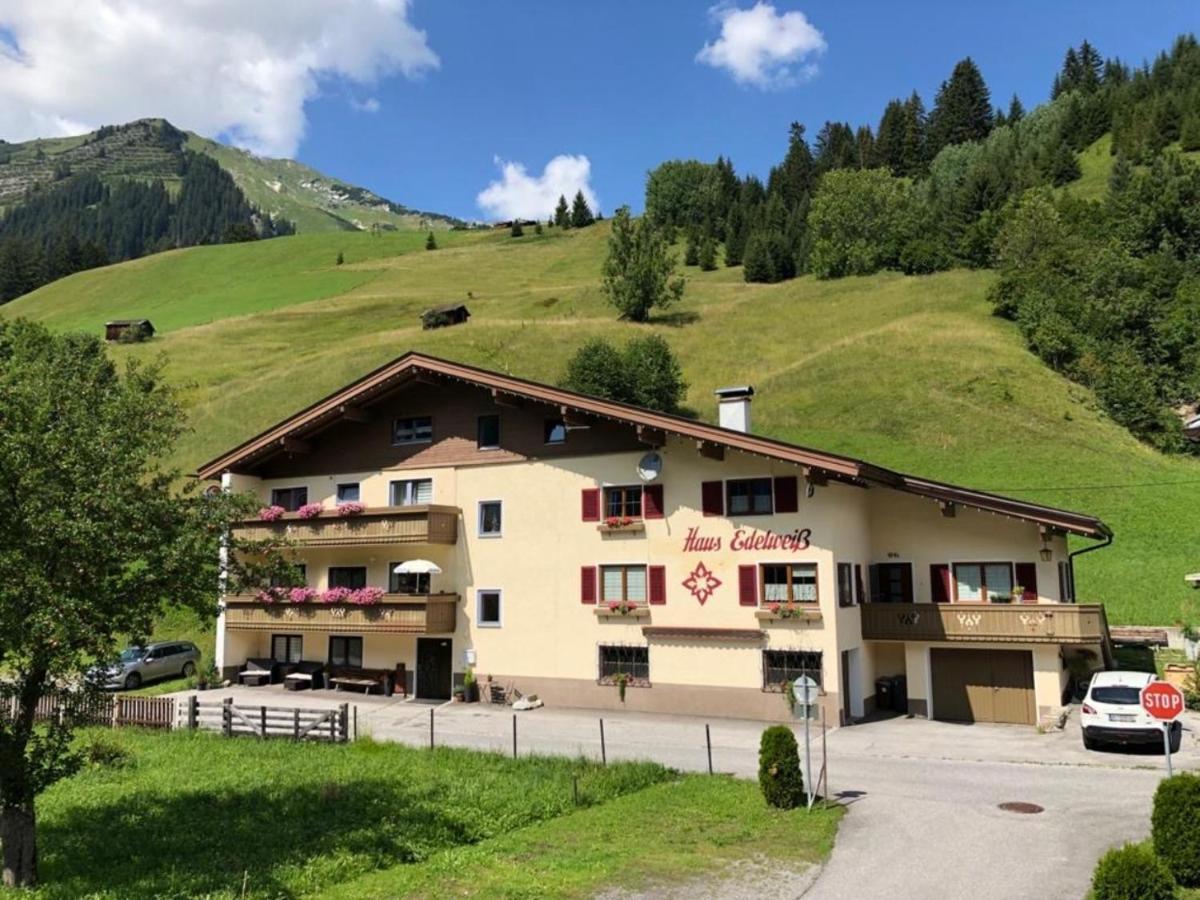 Pension & Ferienwohnungen Haus Edelweiss Holzgau Dış mekan fotoğraf